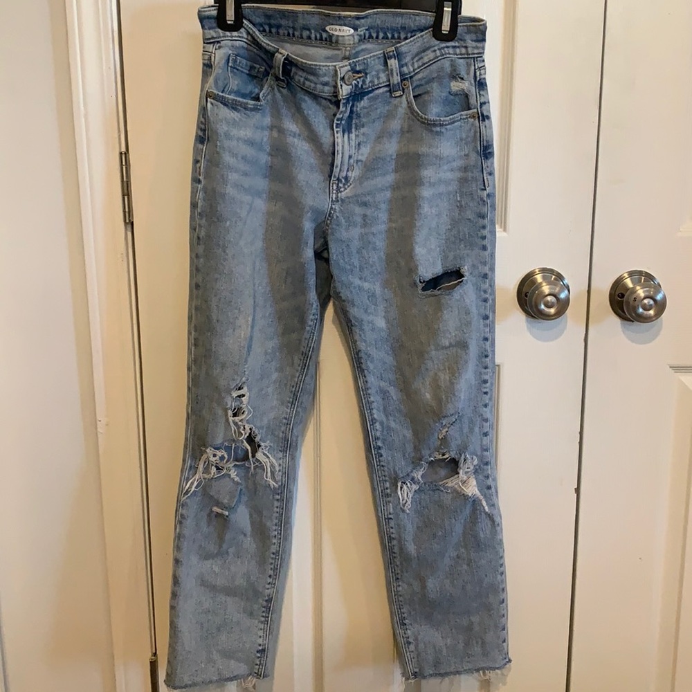 Hello! Old Navy Boyfriend Mid-Rise light wash jeans!